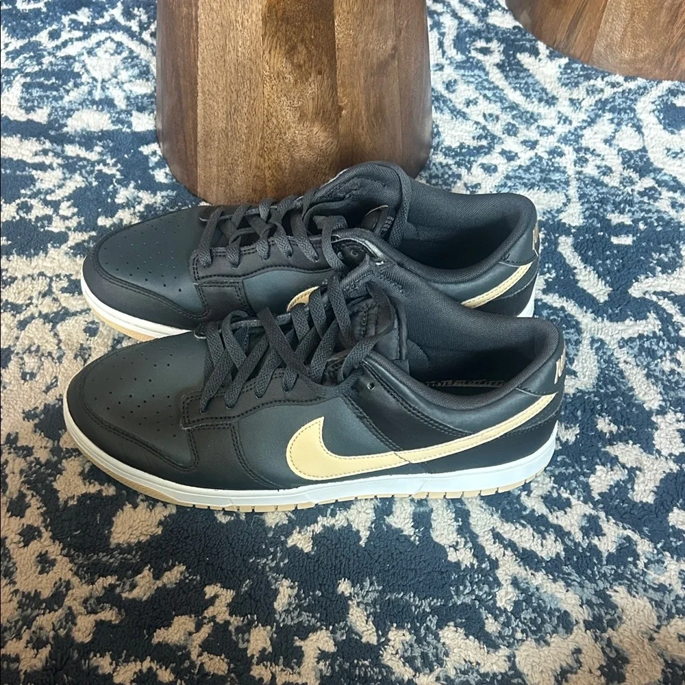 Nike Men's Black and Tan Sneakers - Picture 4 of 5
